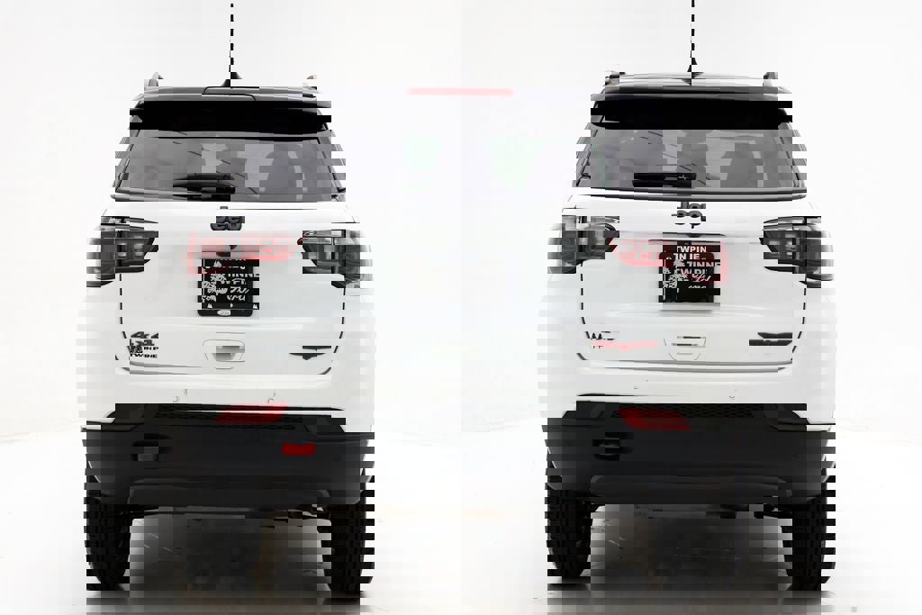 Used 2022 Jeep Compass Trailhawk w/ Sun and Sound Group image 7