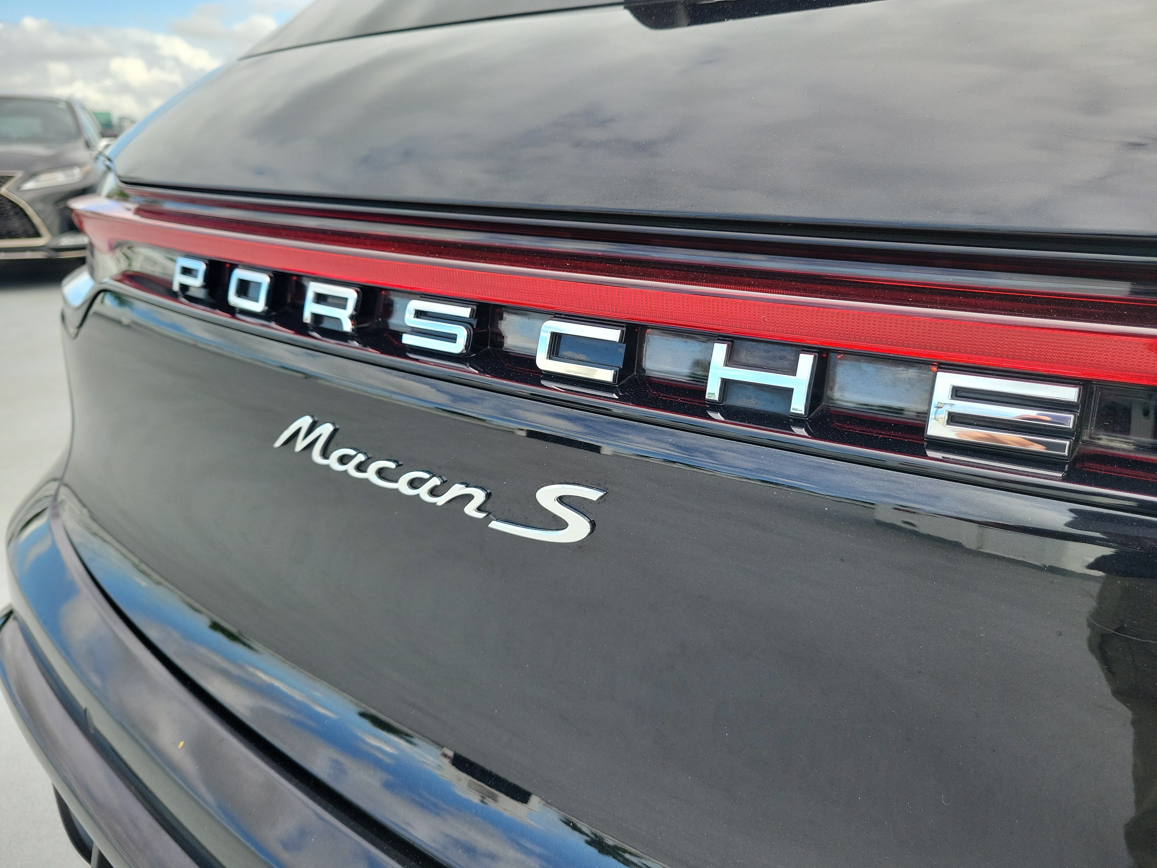 Used 2024 Porsche Macan S AWD/4WD image 8