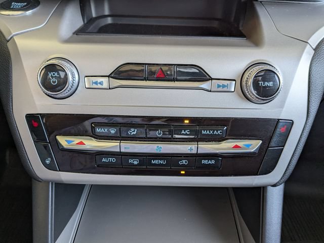 Used 2023 Ford Explorer XLT w/ Equipment Group 202A AWD/4WD image 4