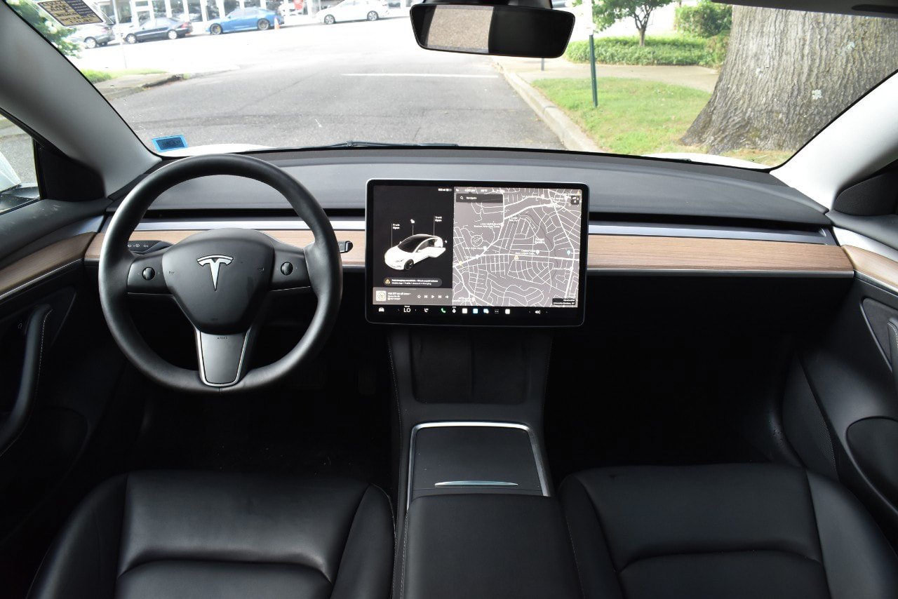 Used 2023 Tesla Model 3 Standard Range RWD image 22