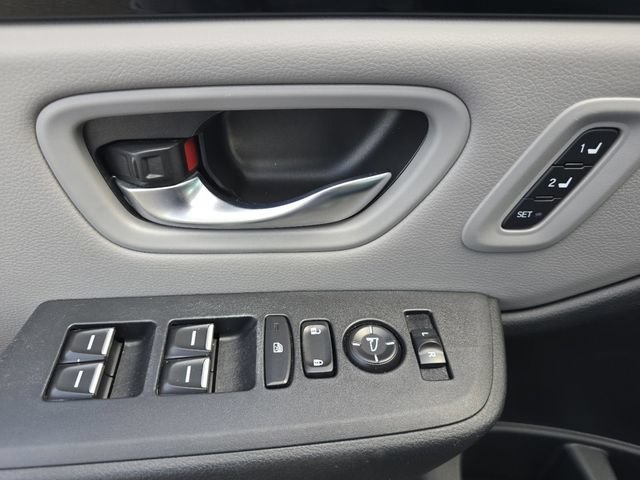 Used 2025 Honda Pilot Touring image 29