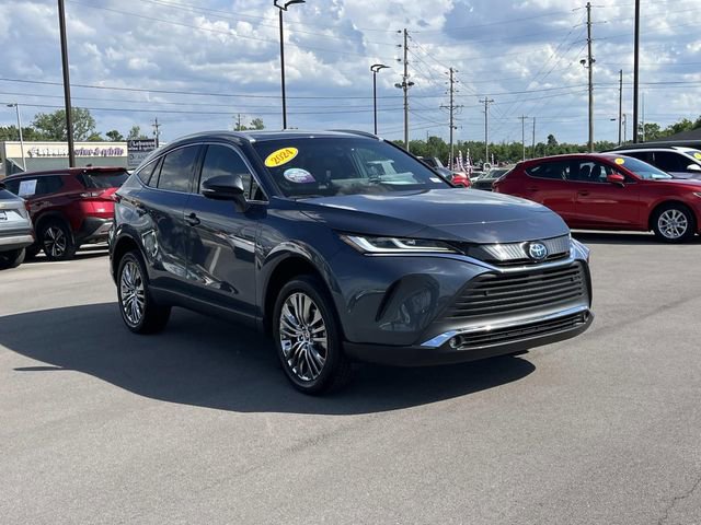Used 2024 Toyota Venza XLE AWD/4WD image 3