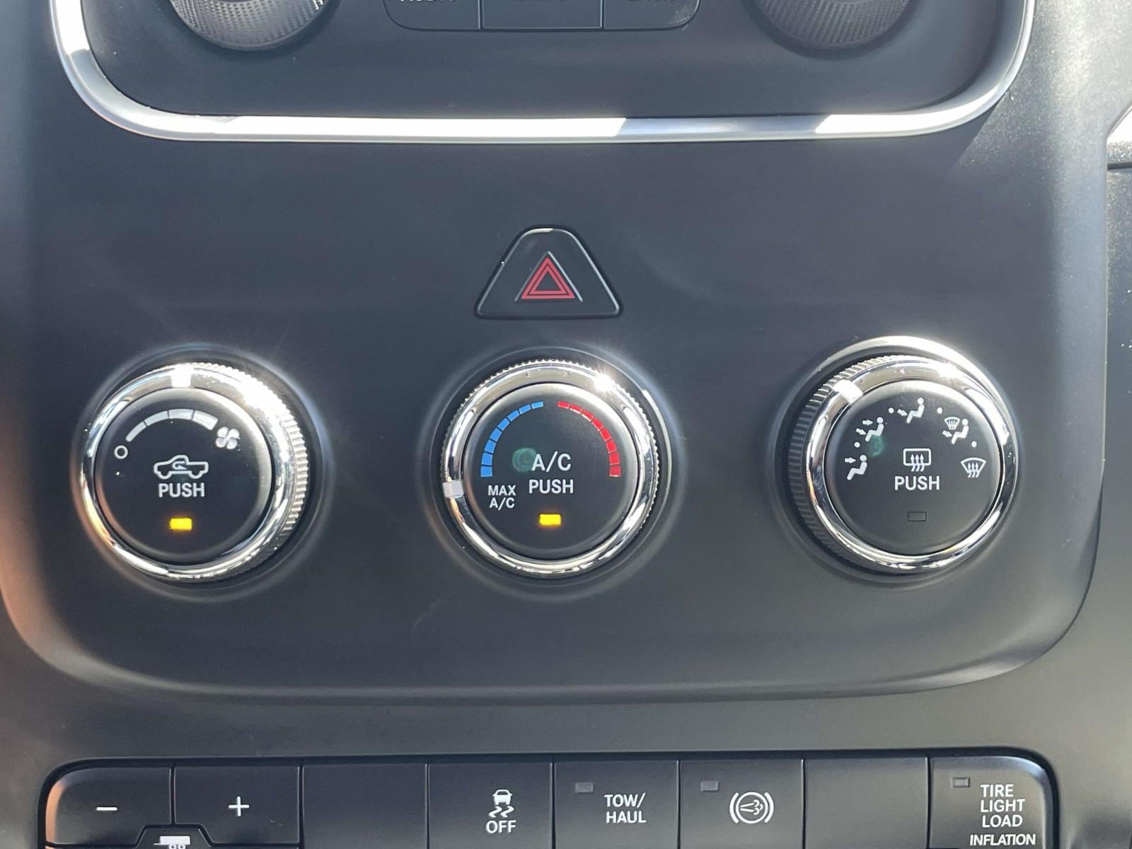 Used 2013 RAM 2500 Tradesman w/ Chrome Appearance Group AWD/4WD image 25