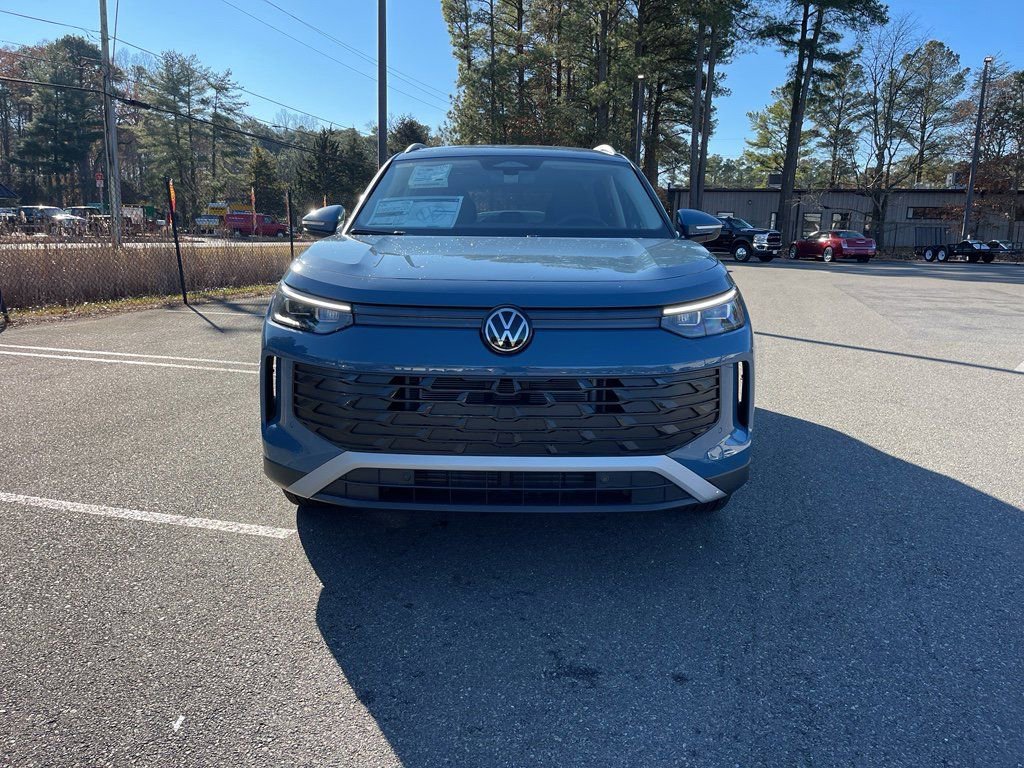New 2026 Volkswagen Tiguan SE AWD/4WD image 3