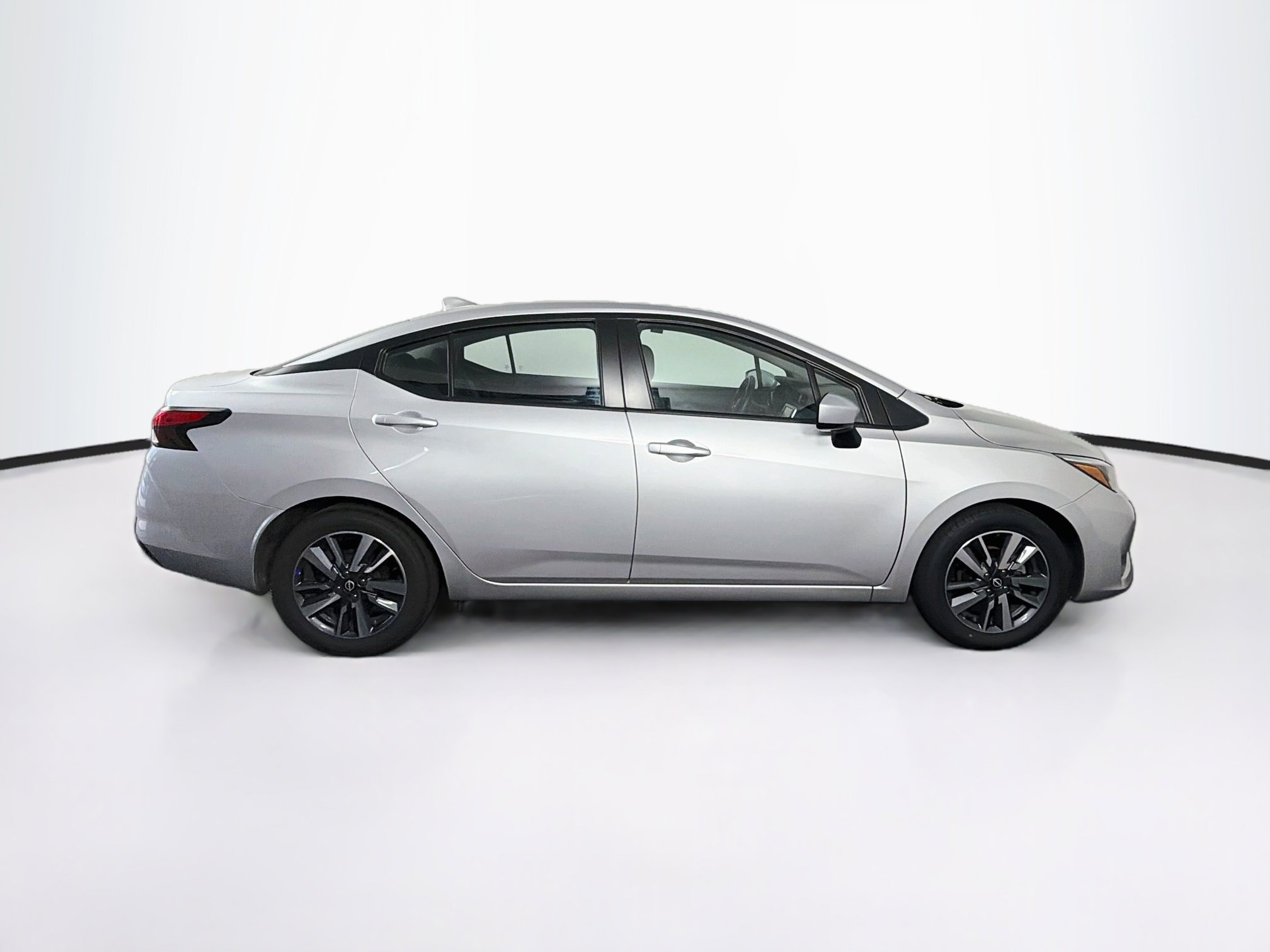 Used 2025 Nissan Versa SV FWD image 10