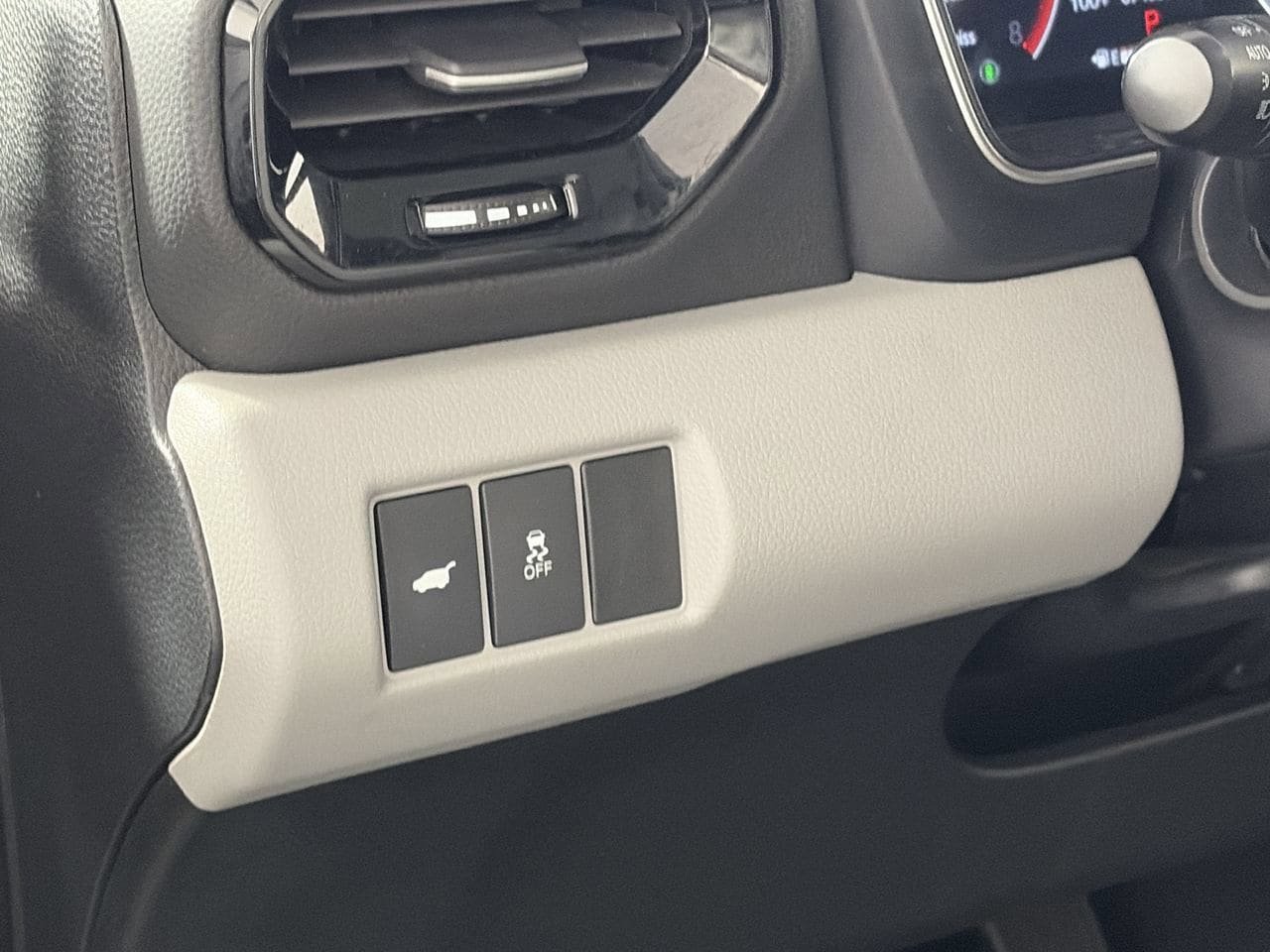 Used 2023 Honda Pilot Touring image 12