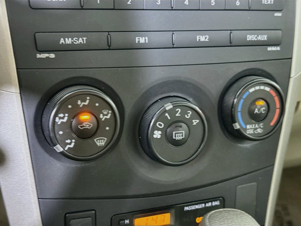 Used 2010 Toyota Corolla LE FWD image 6