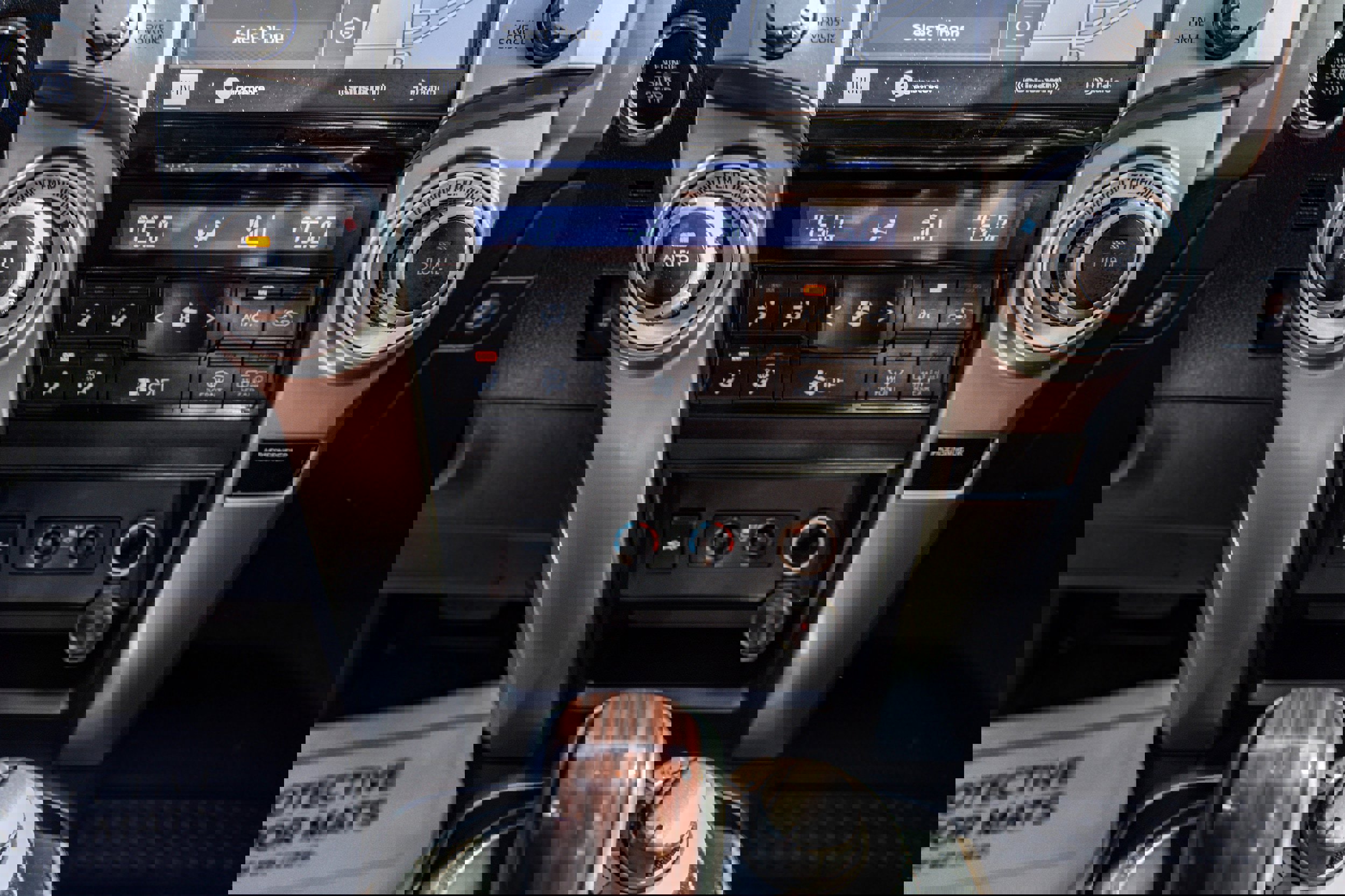 Used 2023 Toyota 4Runner Limited image 14