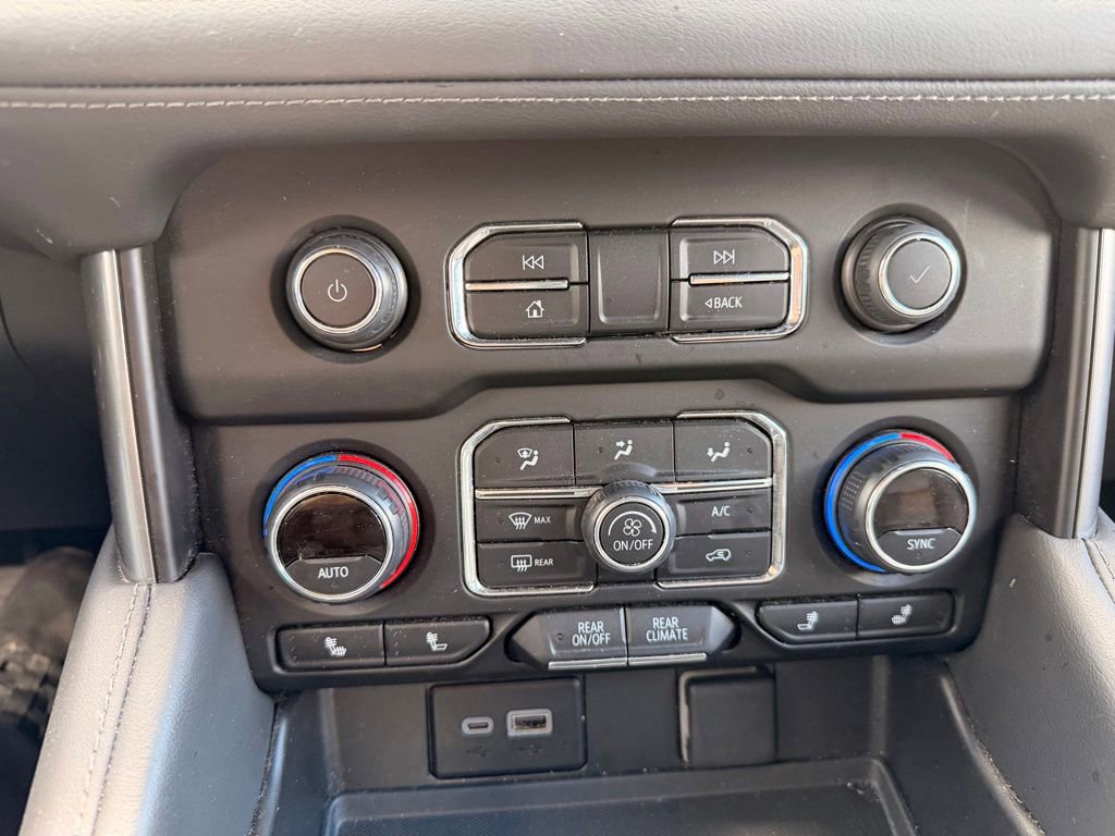 Used 2024 Chevrolet Suburban LT AWD/4WD image 20