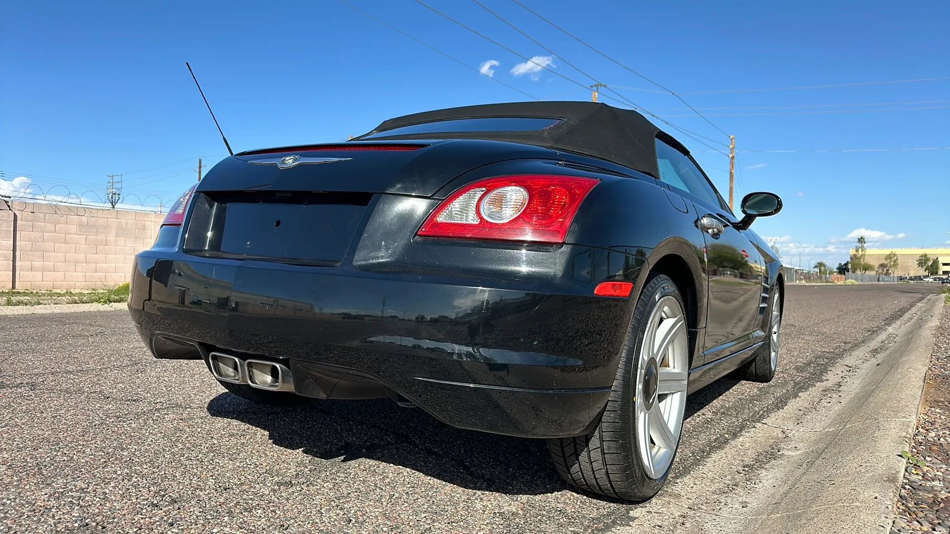 Used 2005 Chrysler Crossfire Limited image 16
