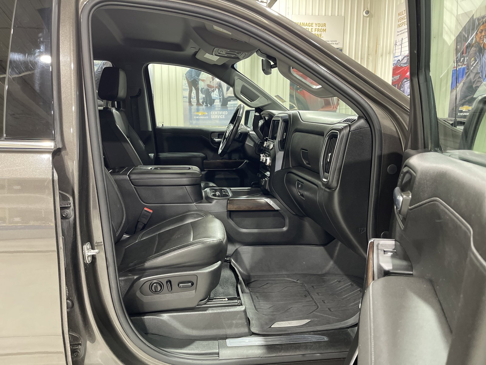 Used 2020 GMC Sierra 1500 SLT w/ SLT Premium Plus Package AWD/4WD image 18