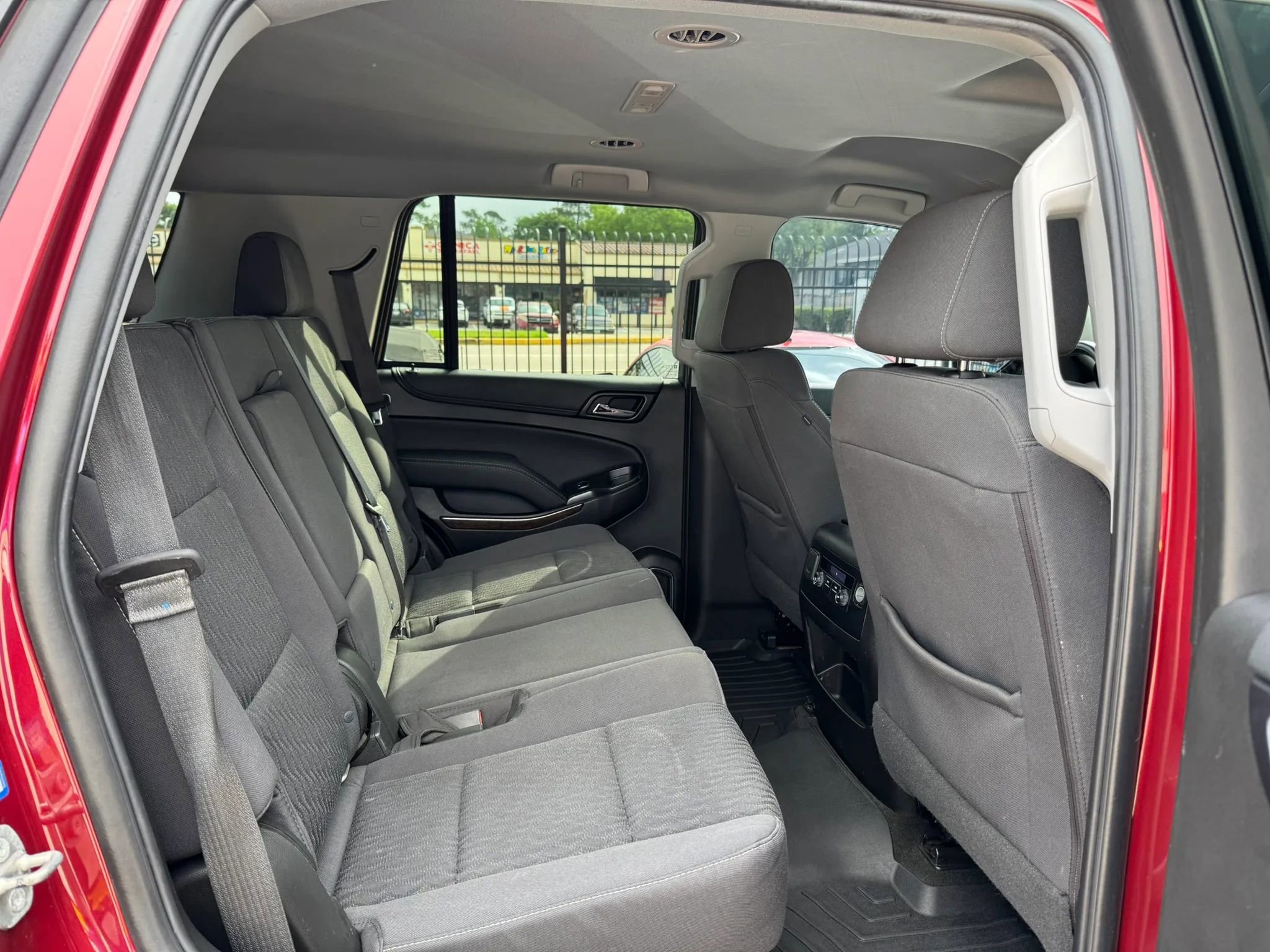 Used 2018 Chevrolet Tahoe LS RWD image 25