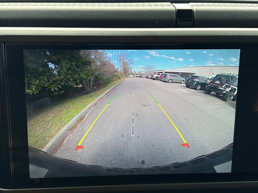 Used 2025 Jeep Wrangler Unlimited Rubicon image 19