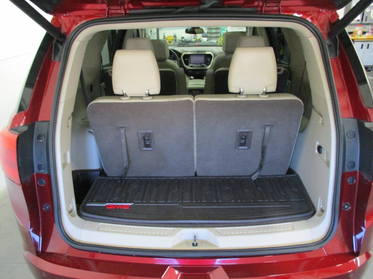 Used 2018 GMC Acadia Denali w/ Technology Package image 16