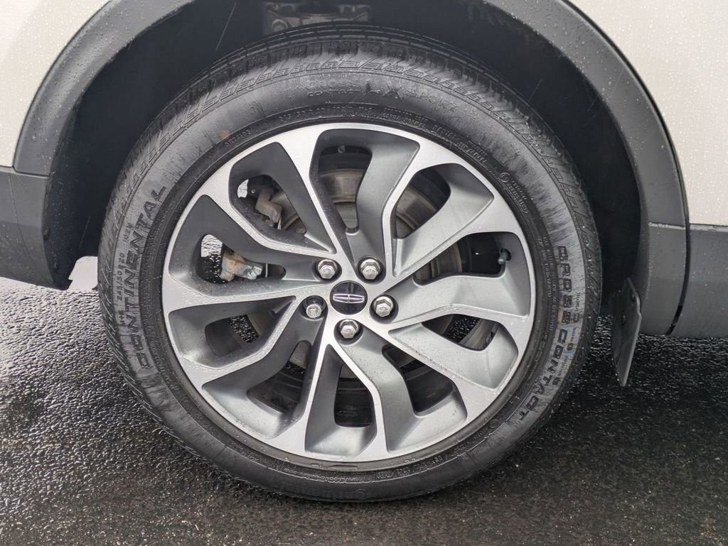 Used 2023 Lincoln Nautilus Reserve w/ Equipment Group 201A image 16