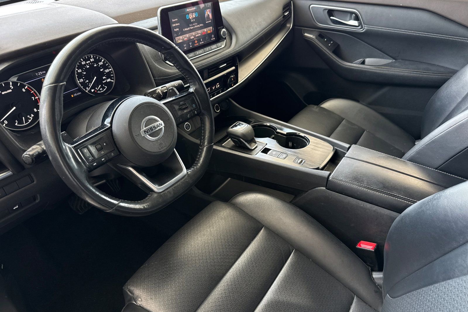 Used 2021 Nissan Rogue SV w/ Premium Package FWD image 11
