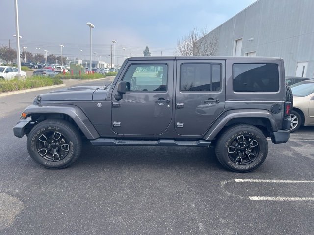 Used 2018 Jeep Wrangler Unlimited Sahara image 8