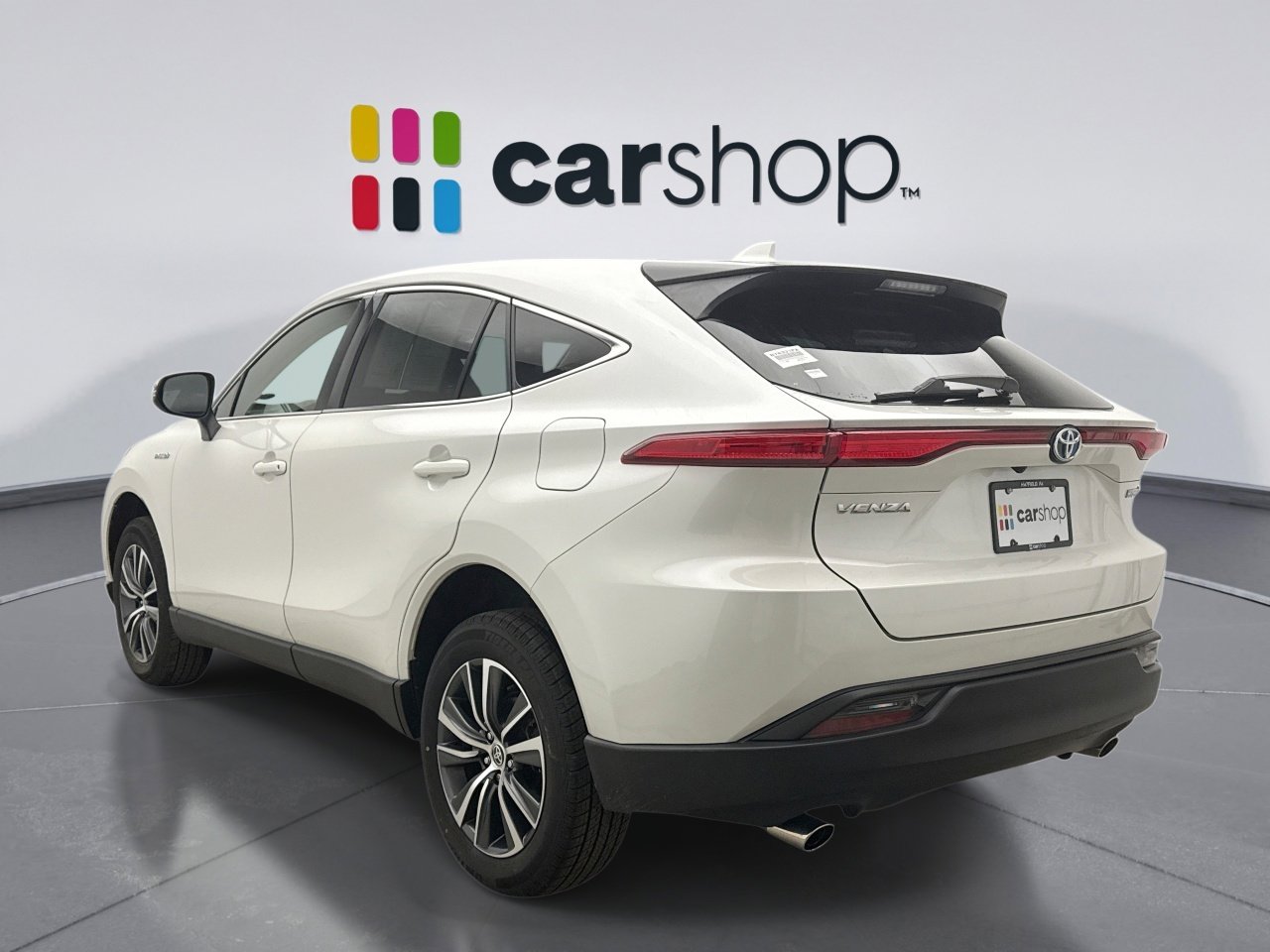 Used 2021 Toyota Venza LE w/ Carpet Mat Package (TMS) image 3