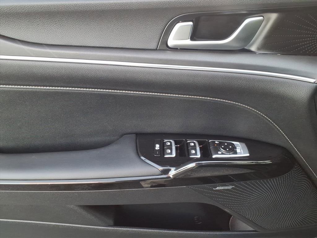 Used 2025 Kia K5 GT-Line w/ GT-Line Premium Package image 17