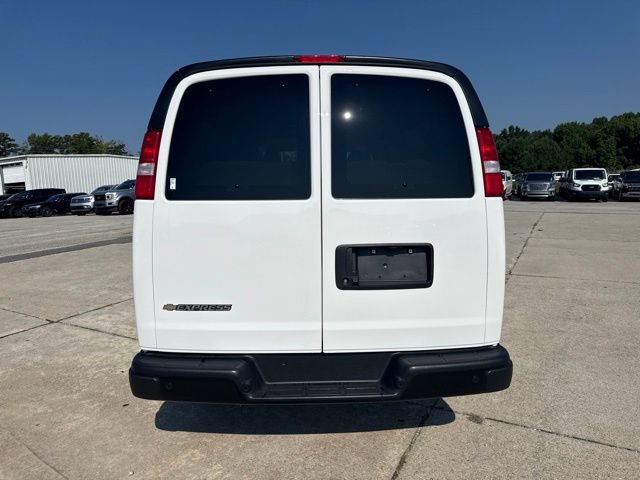 Used 2025 Chevrolet Express 3500 LS RWD image 4