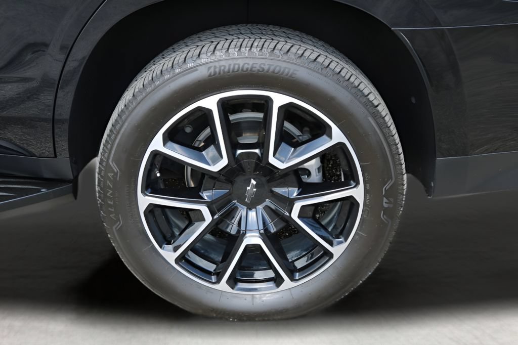 Used 2024 Chevrolet Tahoe RST w/ Luxury Package AWD/4WD image 9
