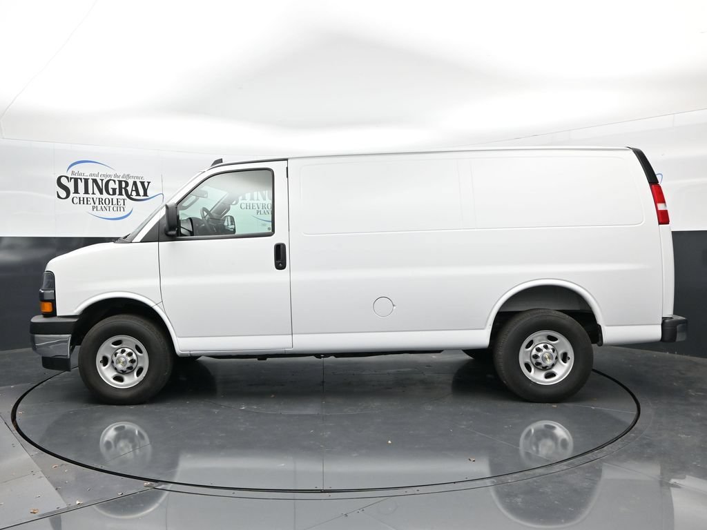 Certified 2025 Chevrolet Express 2500 w/ Driver Convenience Package RWD image 4
