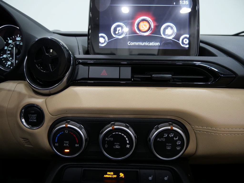 Used 2019 MAZDA MX-5 Miata Grand Touring w/ GT-S Package RWD image 19