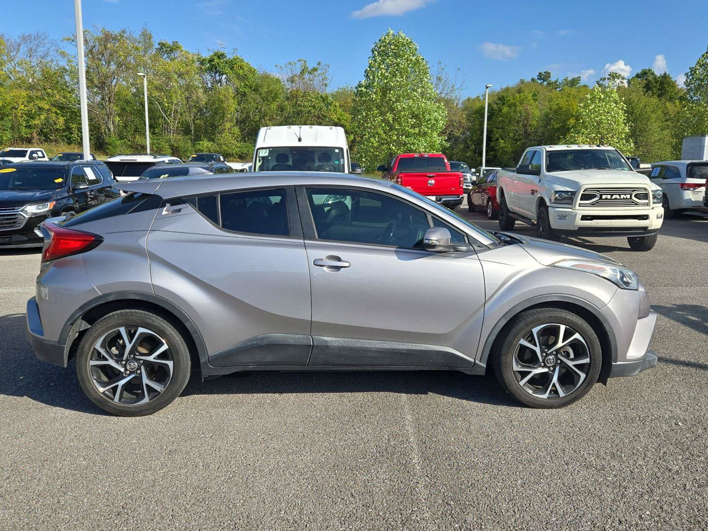 Used 2018 Toyota C-HR XLE FWD image 8