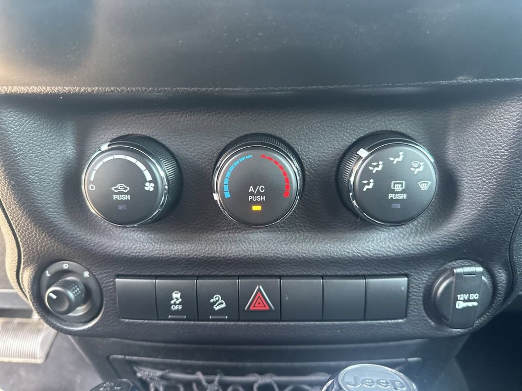 Used 2018 Jeep Wrangler Unlimited Sport S AWD/4WD image 23