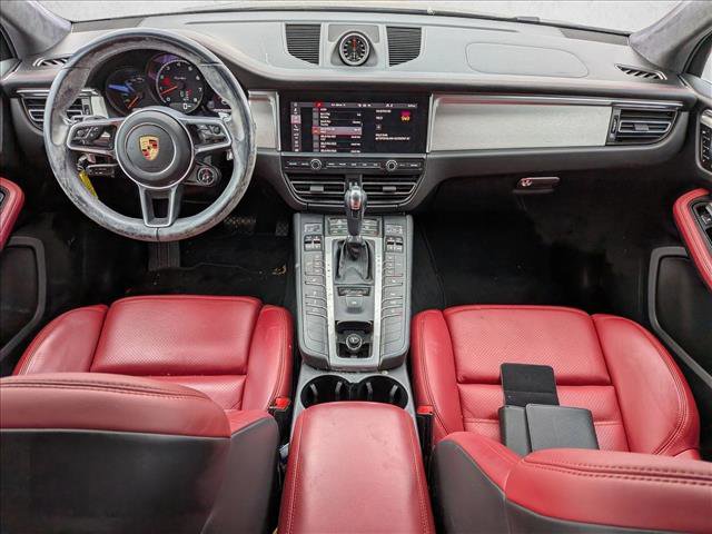 Used 2020 Porsche Macan Turbo image 15
