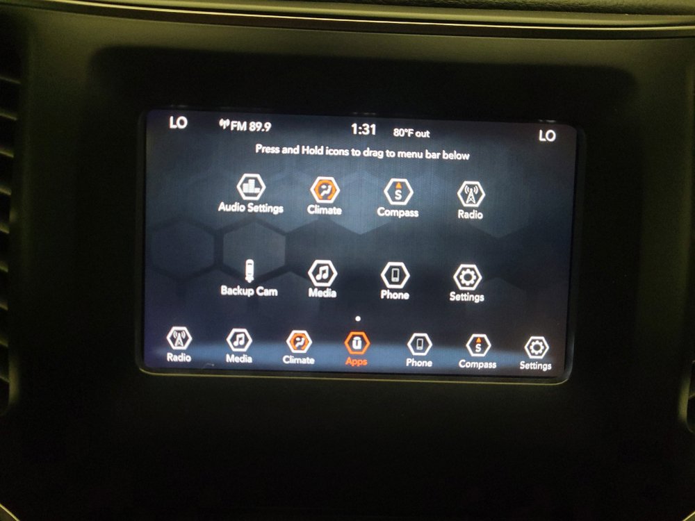 Used 2019 Jeep Cherokee Latitude Plus w/ Comfort/Convenience Group FWD image 25