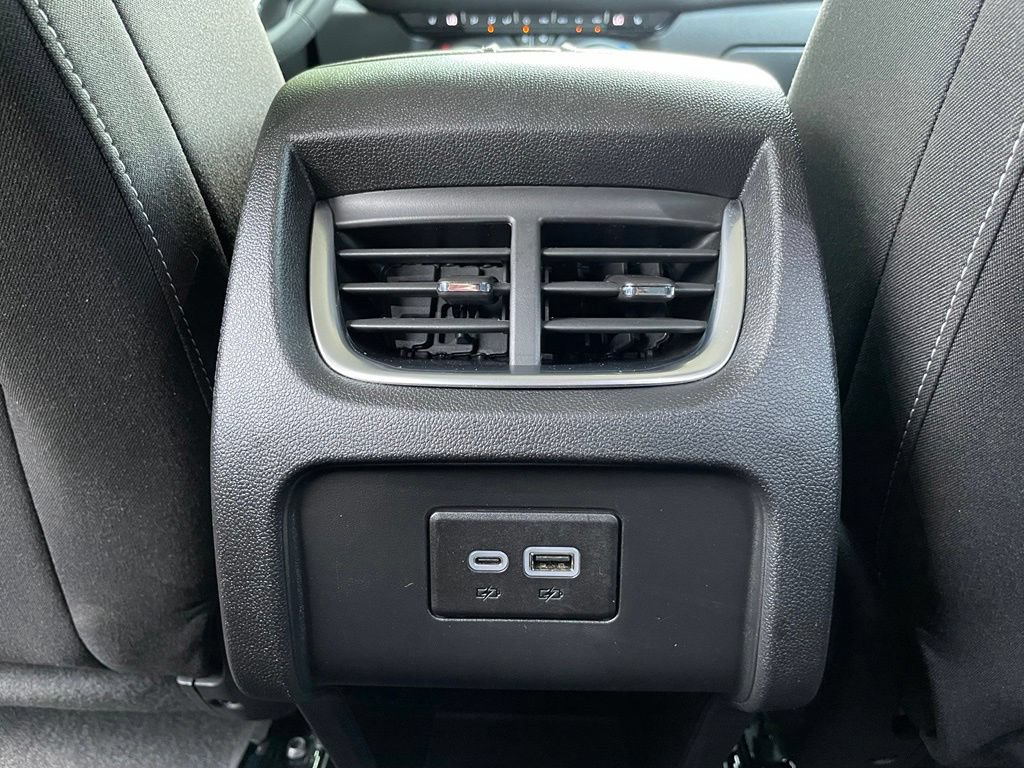 Used 2025 Chevrolet Blazer LT FWD image 28