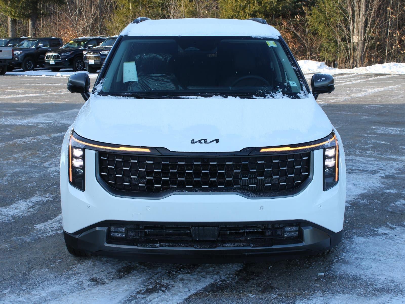 New 2026 Kia Carnival SX w/ SX Dark Edition Package FWD image 2