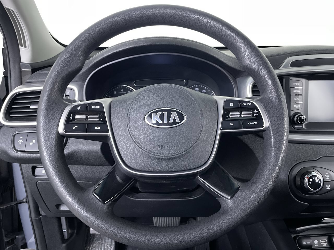Used 2020 Kia Sorento LX AWD/4WD image 13