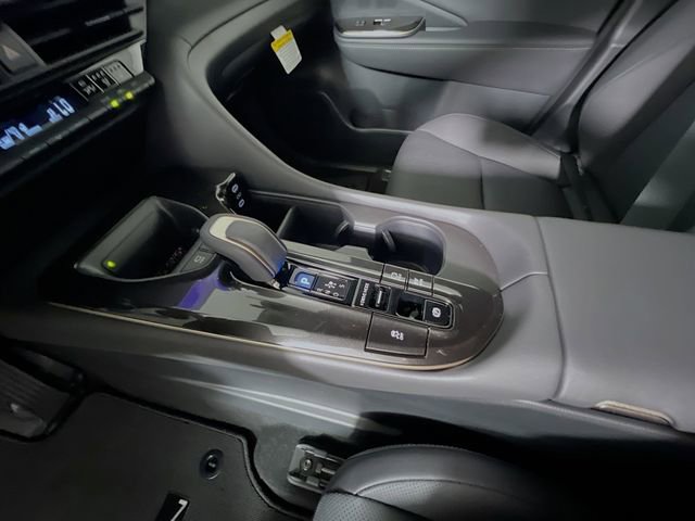 New 2025 Toyota Crown Signia image 22