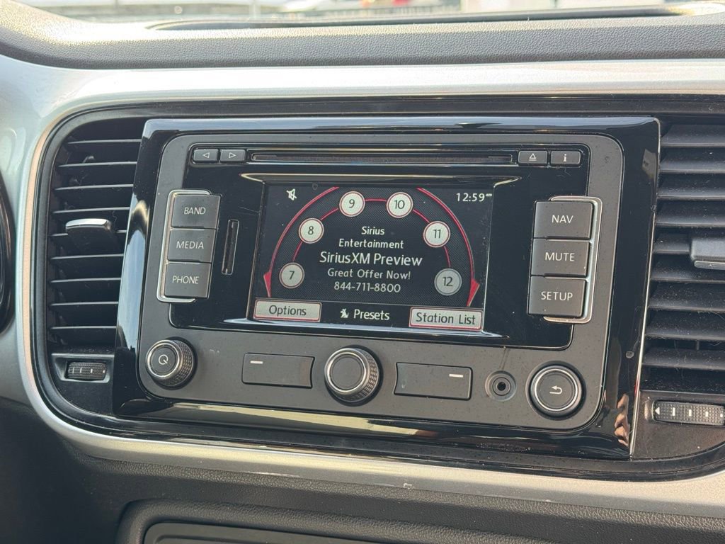 Used 2015 Volkswagen Beetle 1.8T Classic image 34