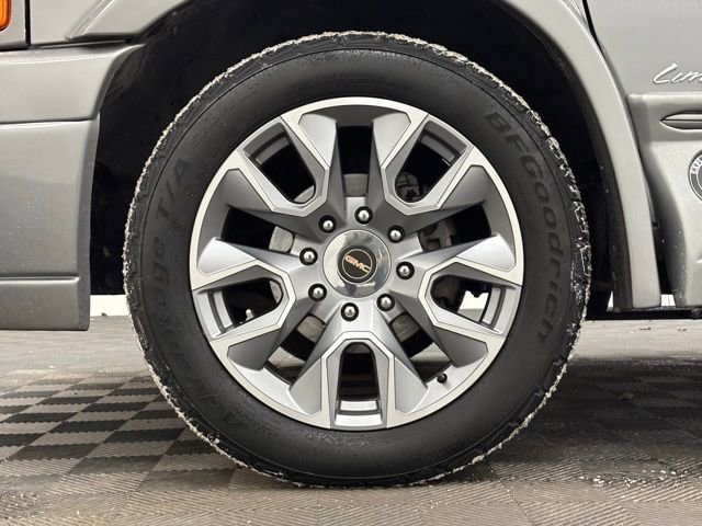 Used 2022 GMC Savana 2500 Mobility w/ Enhanced Convenience Package image 24