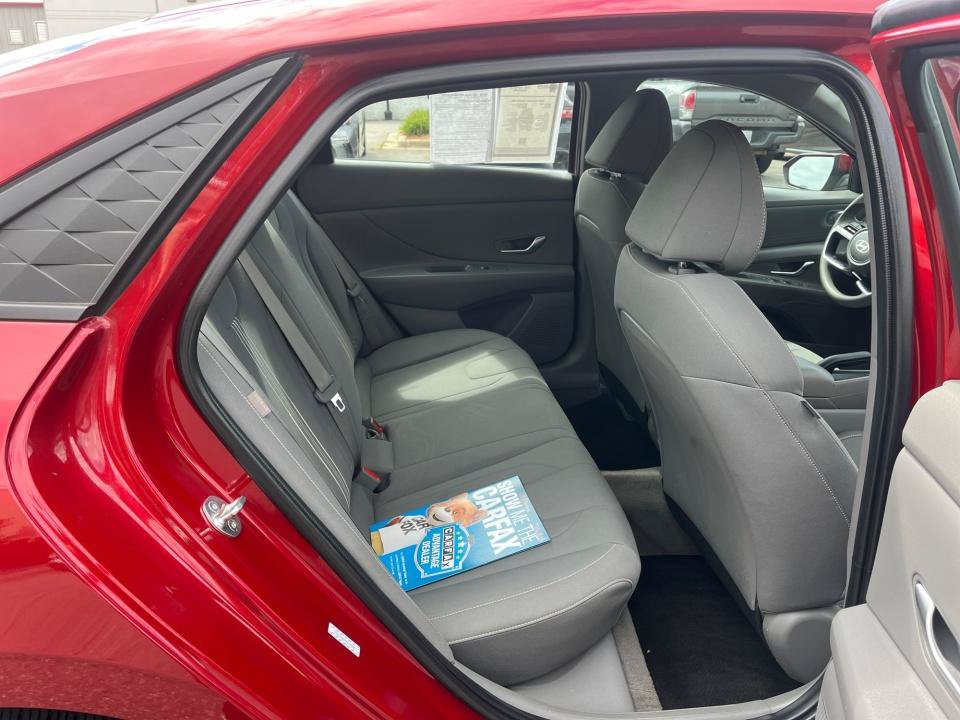 Used 2024 Hyundai Elantra SEL FWD image 31