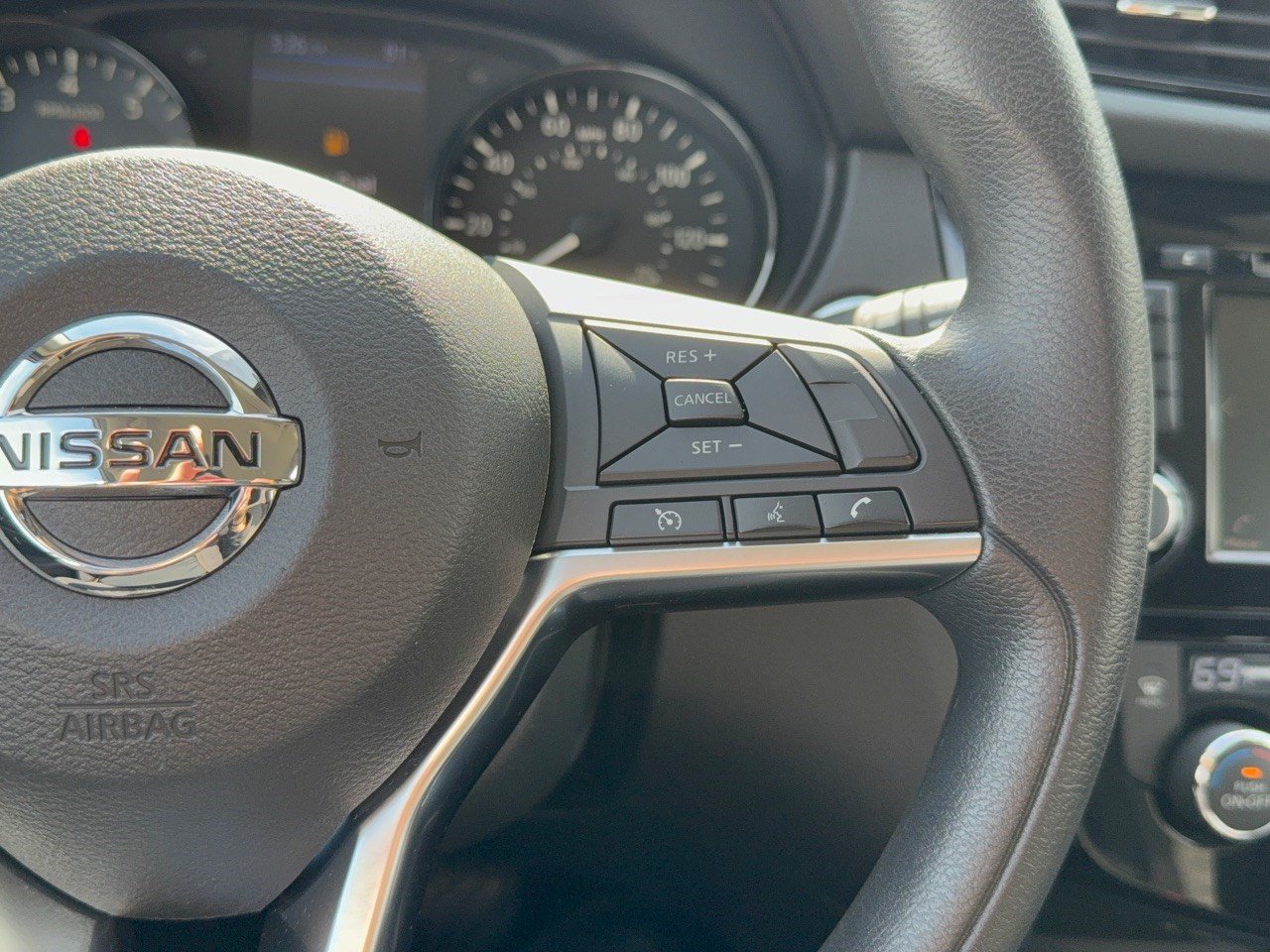 Used 2019 Nissan Rogue Sport SV FWD image 19