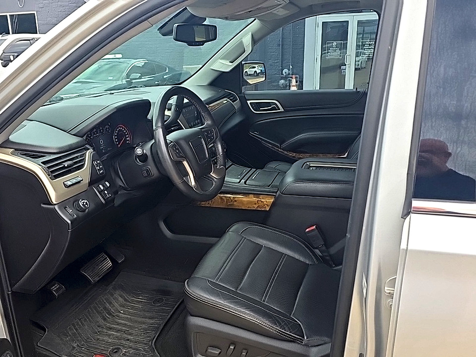Used 2016 GMC Yukon Denali w/ Open Road Package RWD image 20