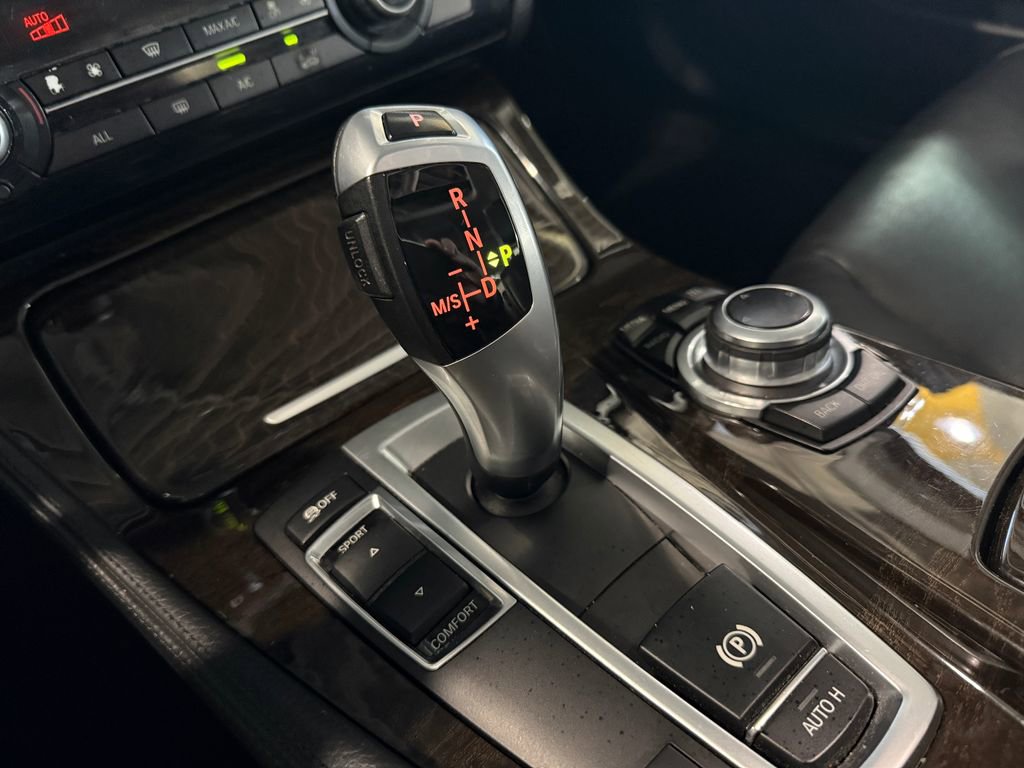 Used 2013 BMW 528i Sedan image 38