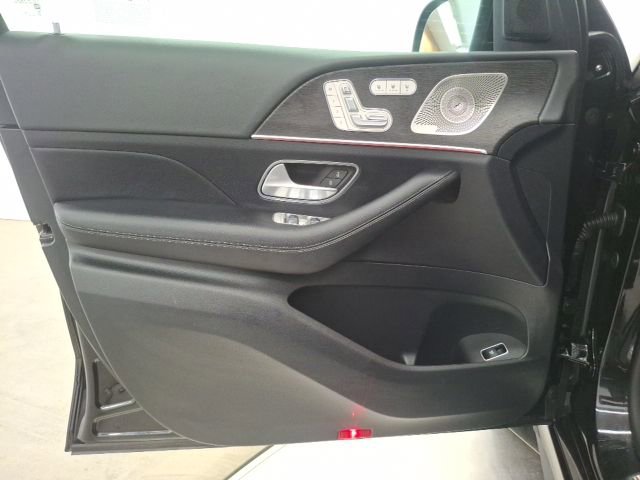 Used 2025 Mercedes-Benz GLE 350 4MATIC image 11