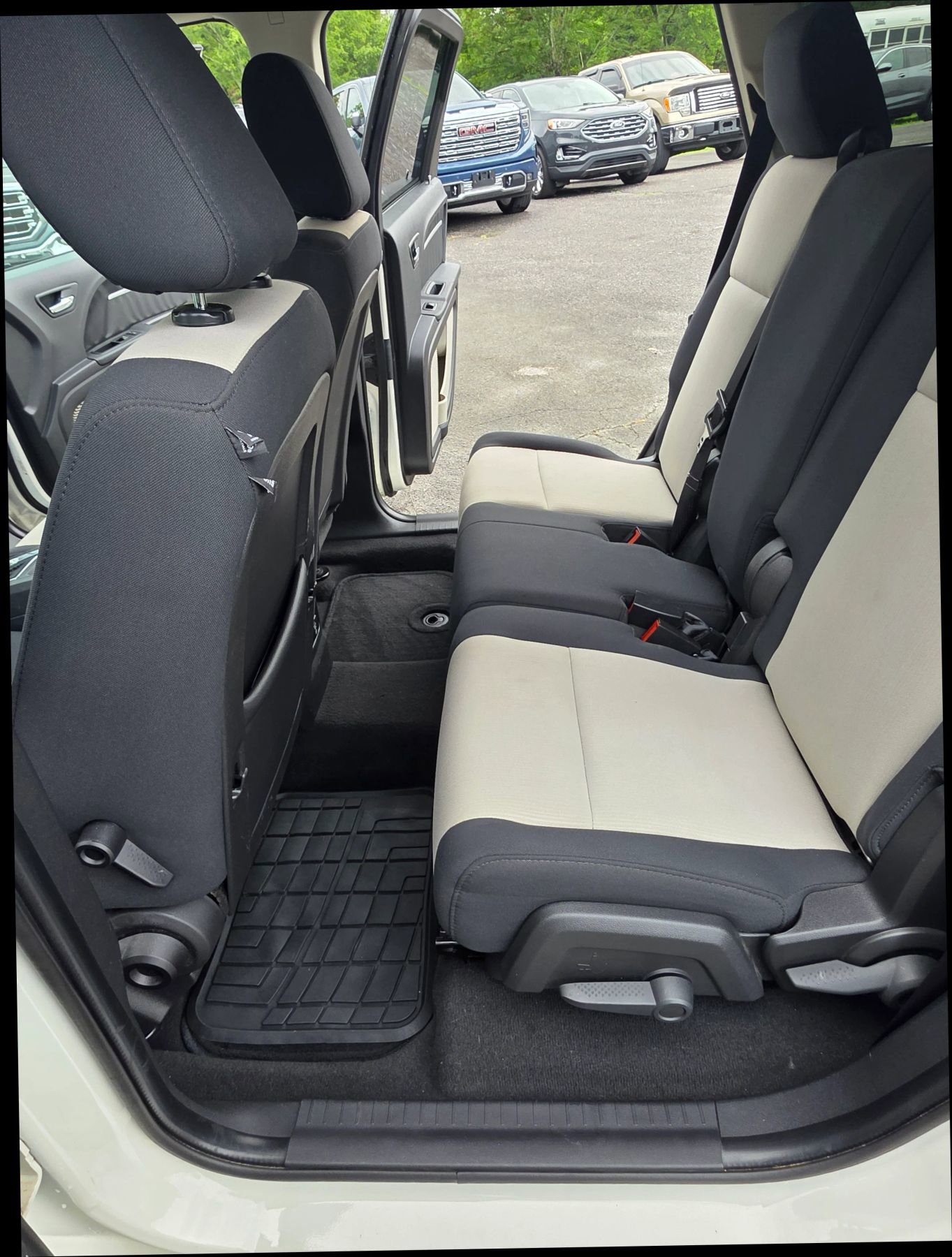 Used 2009 Dodge Journey SXT image 9