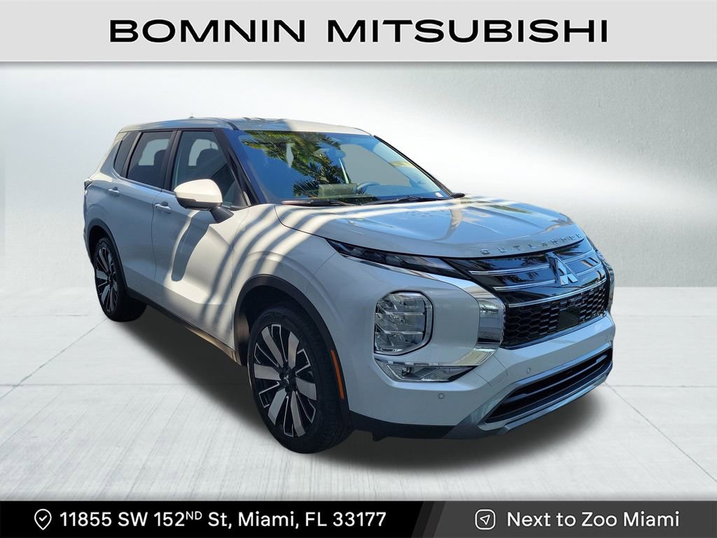 New 2025 Mitsubishi Outlander SE image 1