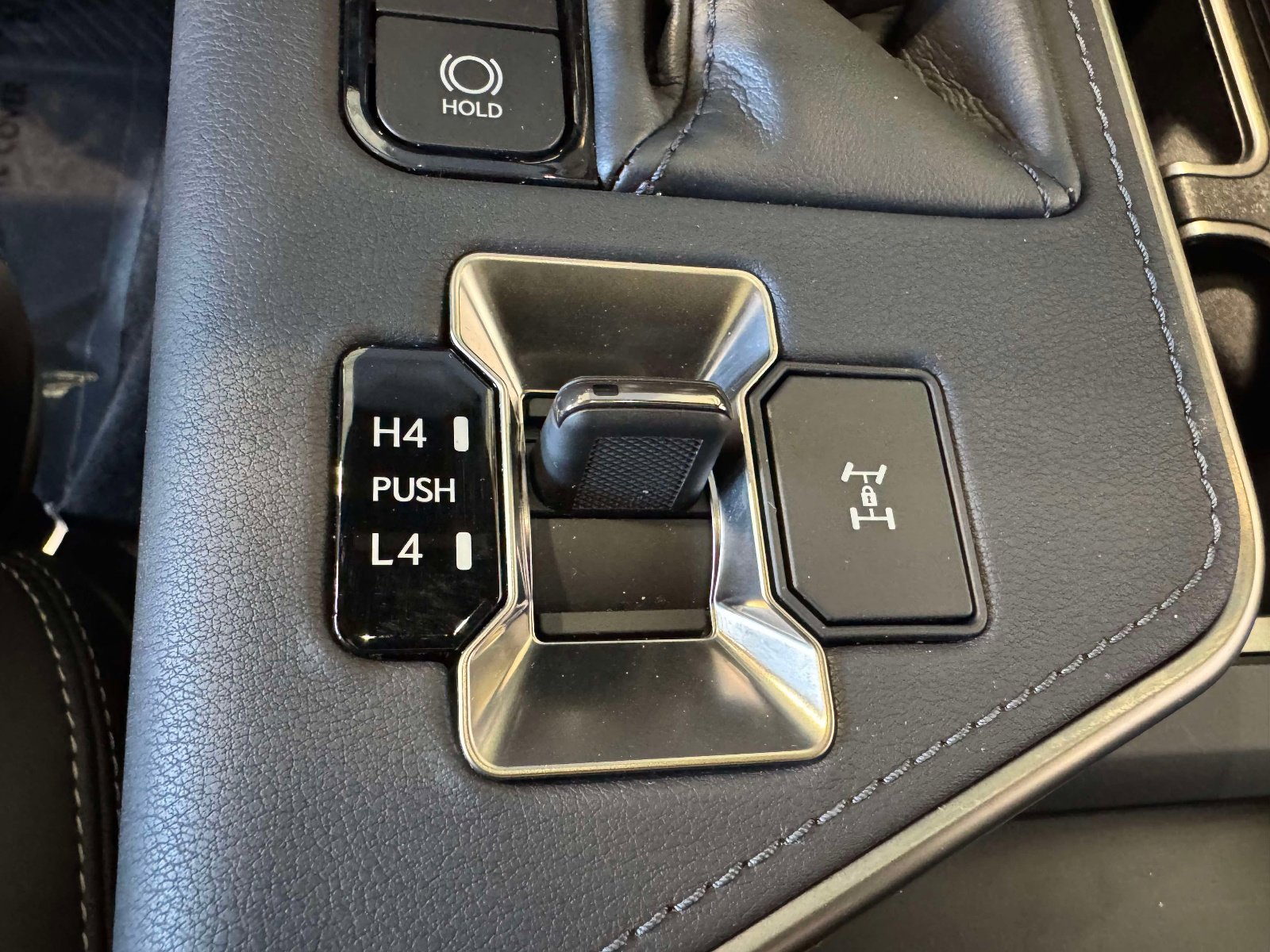 Used 2024 Lexus GX 550 w/ Cold Area Package image 41