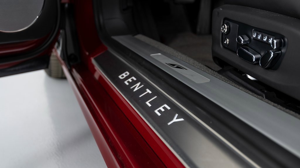 Used 2023 Bentley Continental GT V8 image 11