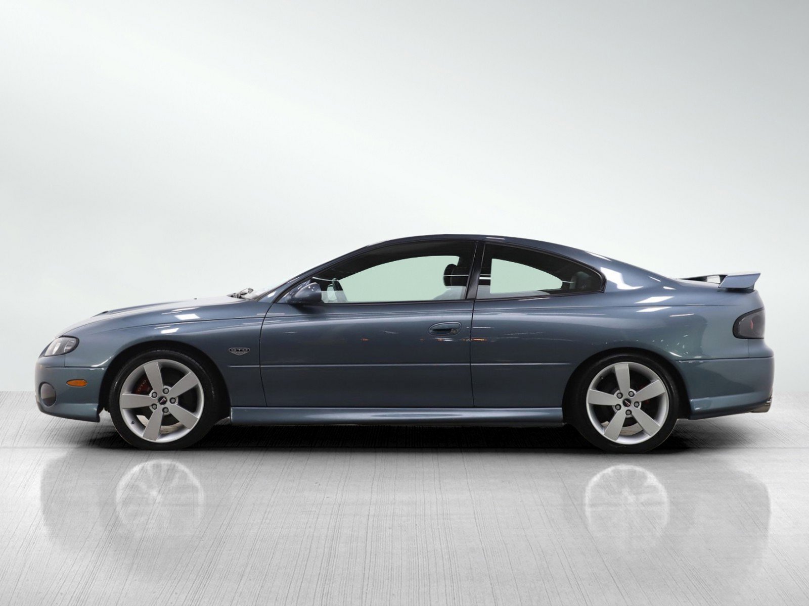 Used 2006 Pontiac GTO image 2