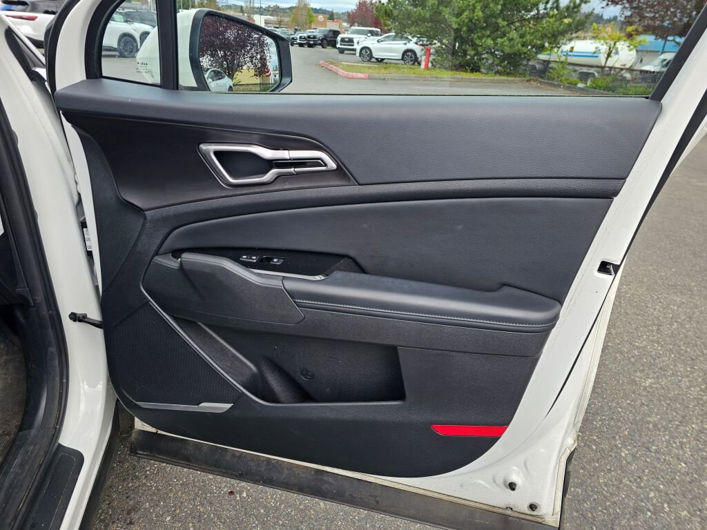 Used 2023 Kia Sportage EX AWD/4WD image 11