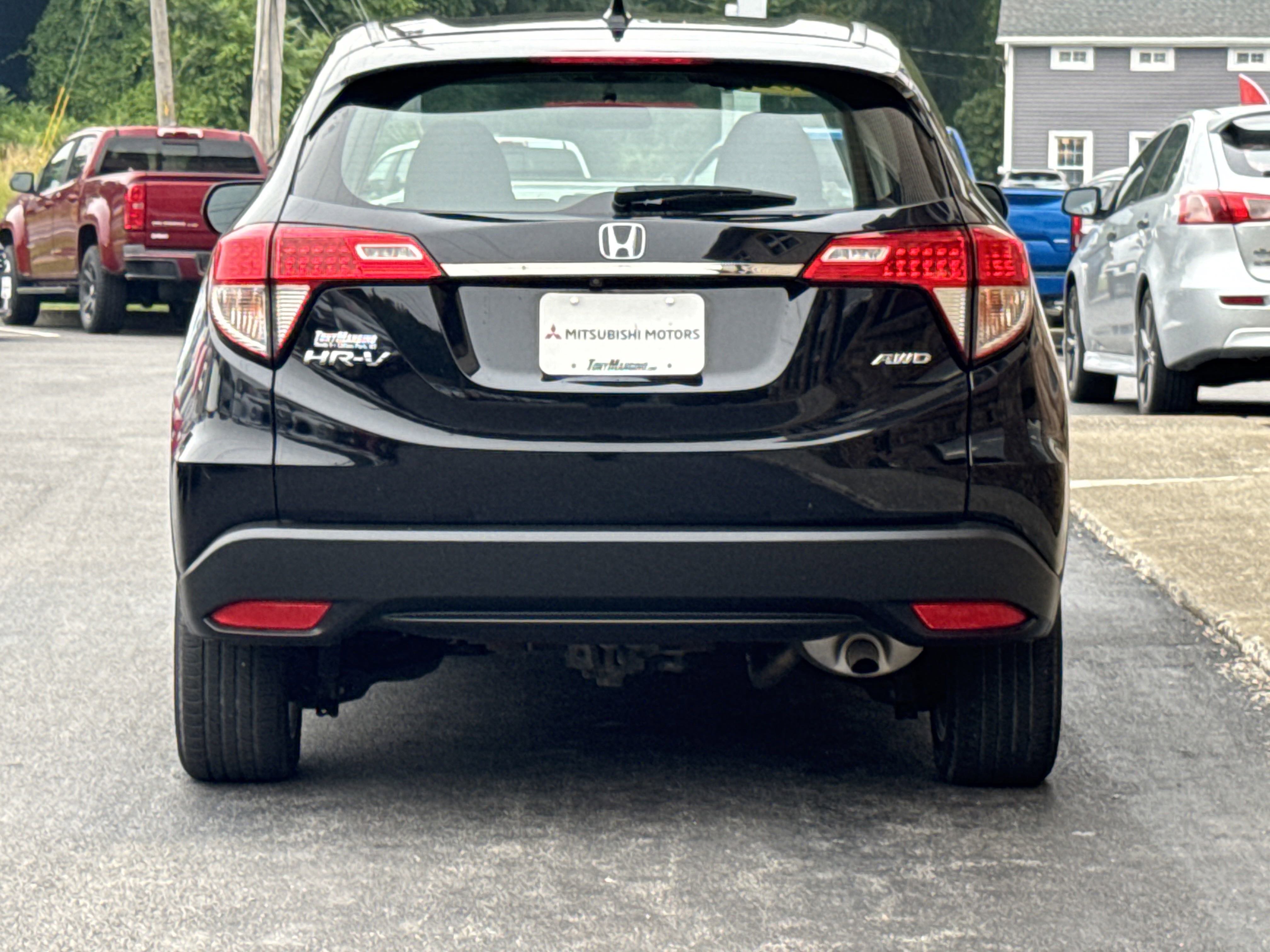 Used 2019 Honda HR-V LX image 4