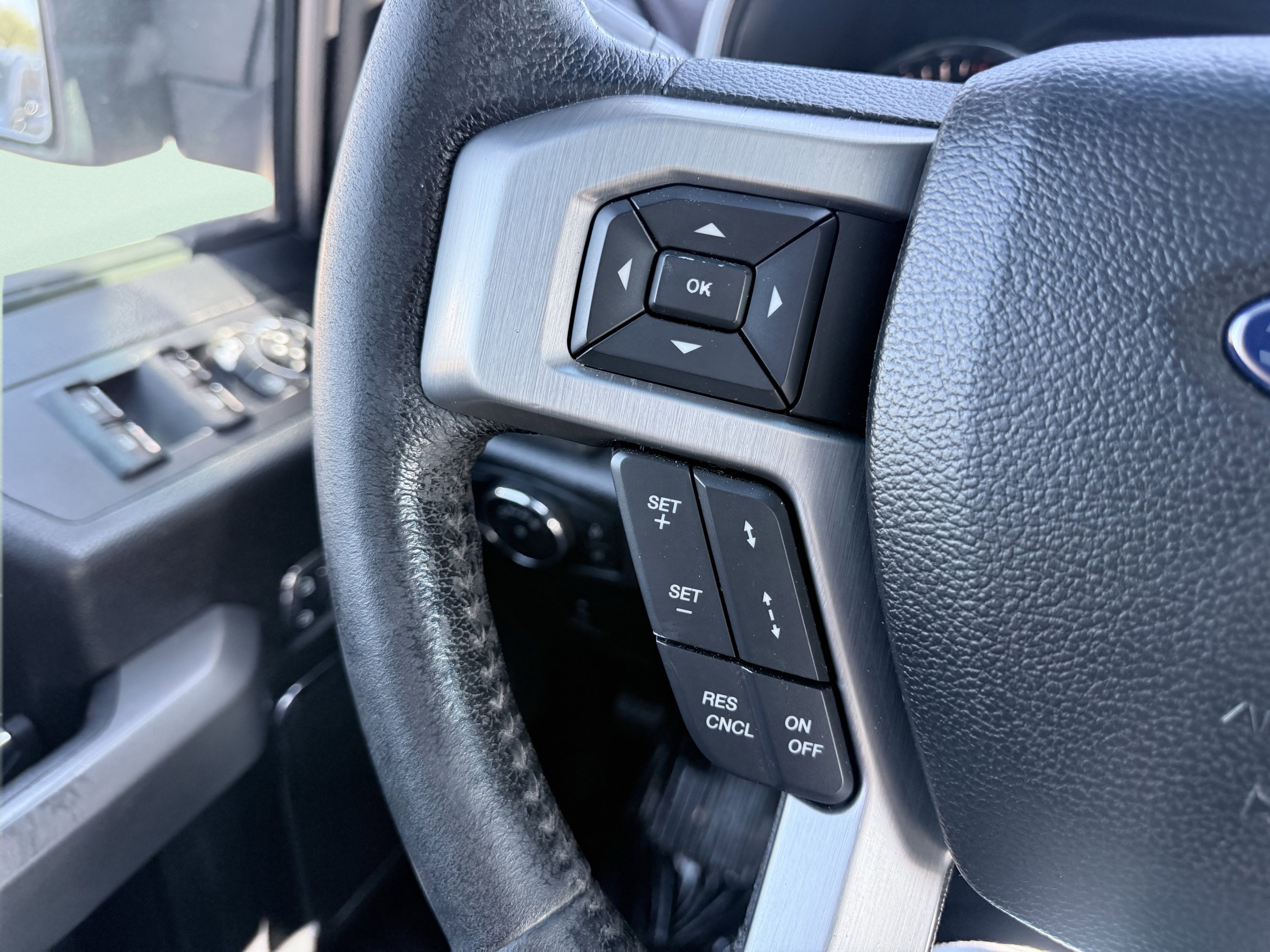 Used 2016 Ford F150 Platinum w/ Equipment Group 701A Luxury image 37